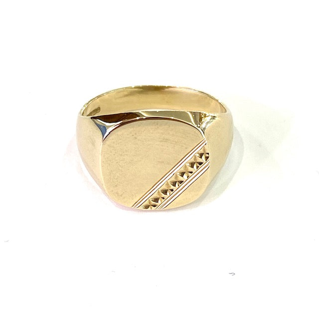 9ct Yellow Gold Engraved Cushion Shape Signet Ring Size U
