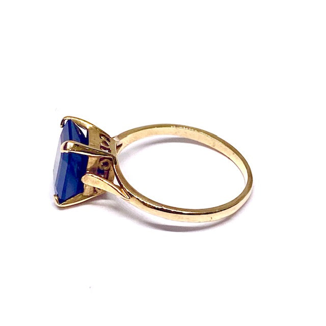 9ct Y/G Garnet set Ring Pre-loved