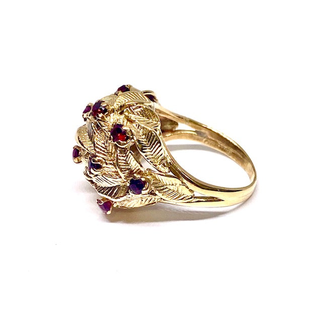 9ct Yellow Gold Garnet set Ring Pre-loved