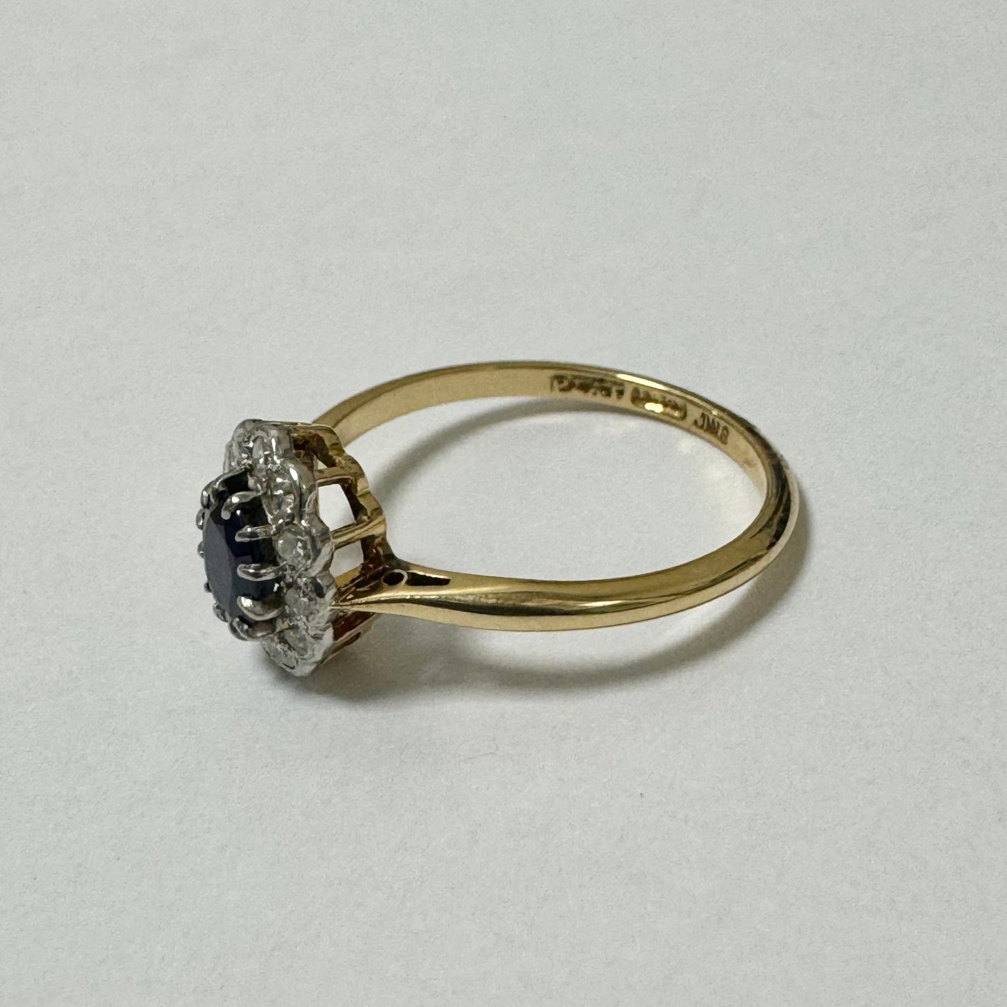 18ct Yellow Gold Sapphire and Diamonds Cluster Ring - Pre Loved