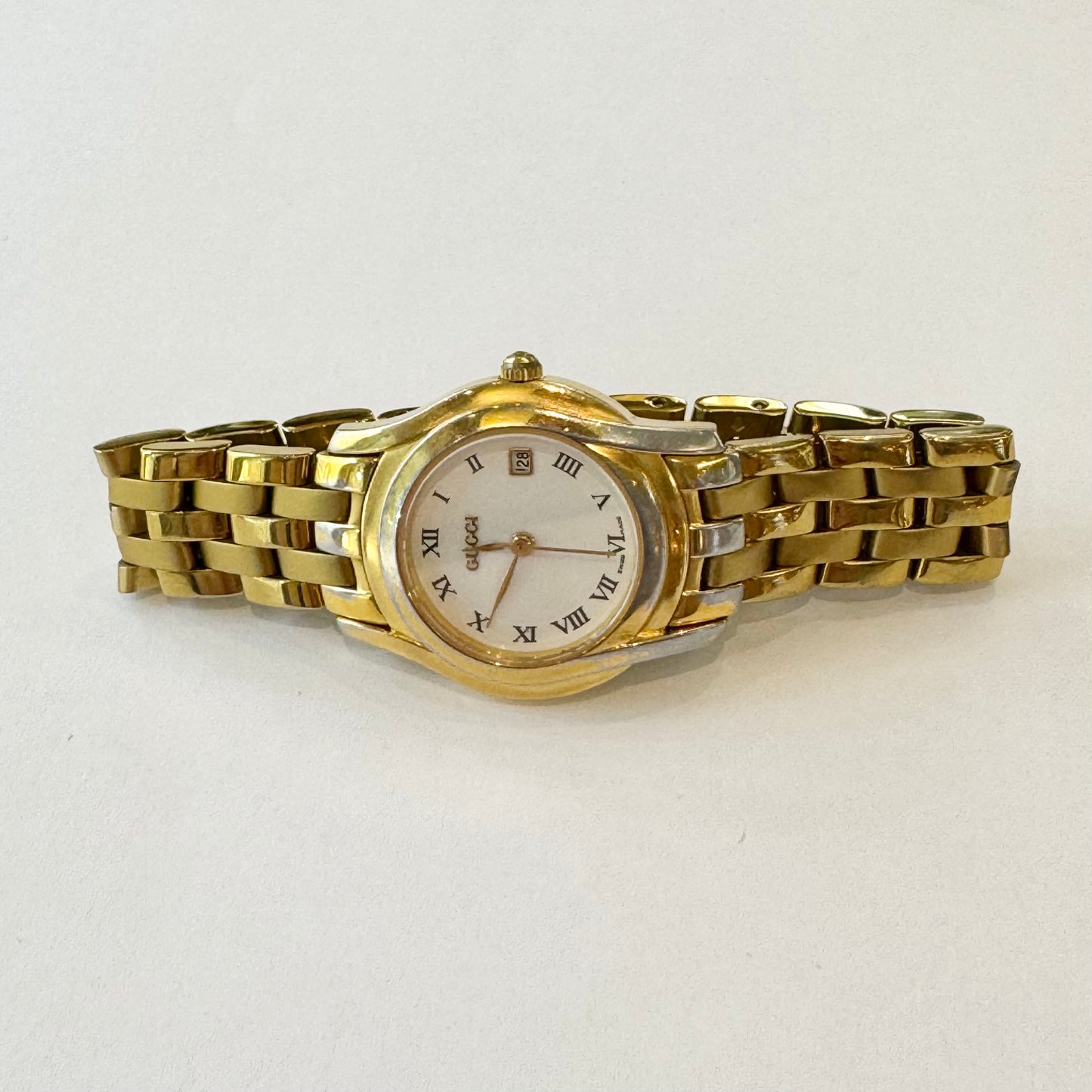 Gucci Ladies 5400L Gold Plated Stainless Steel Bracelet Watch Preloved