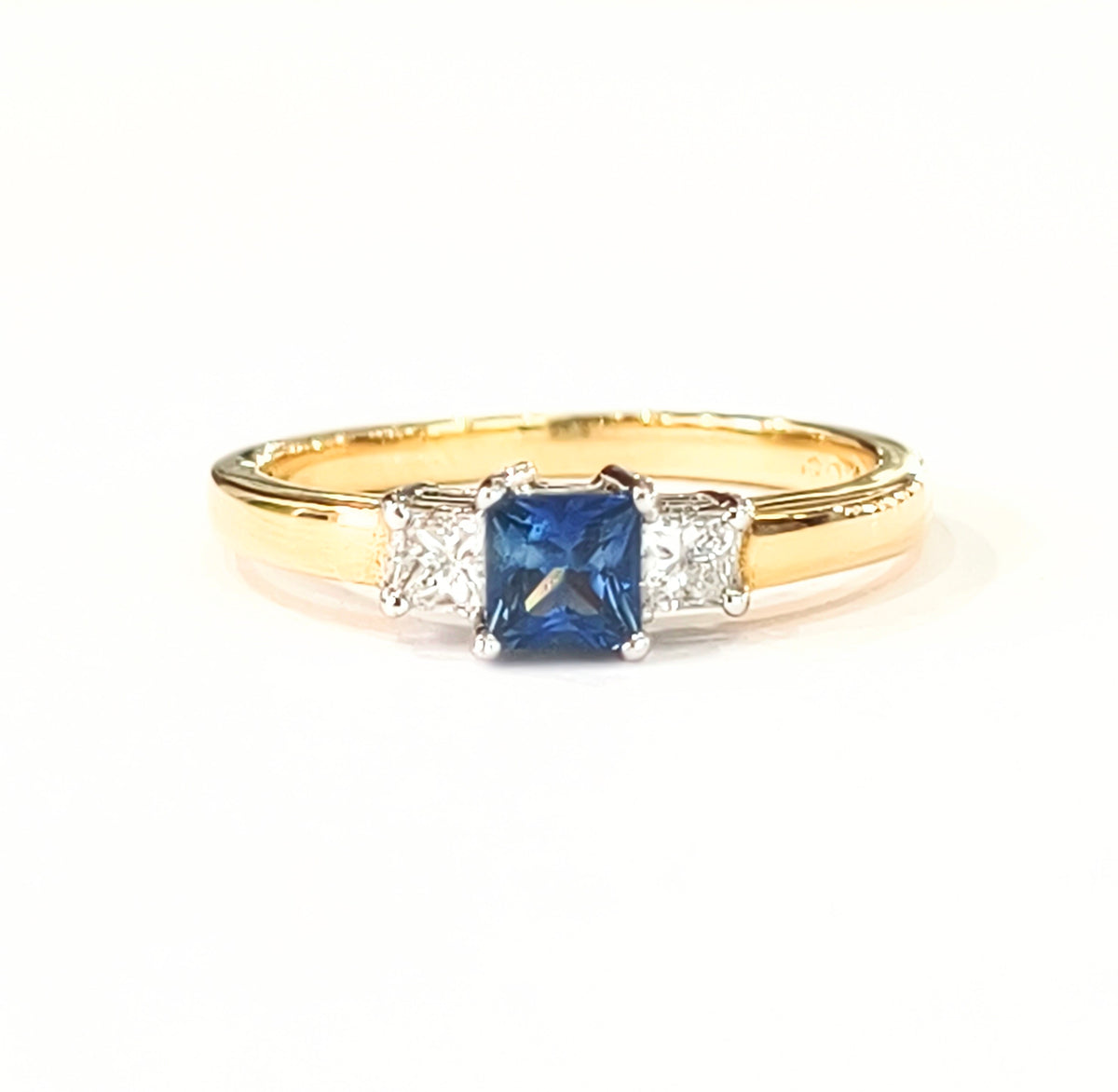 18ct Yellow Gold Sapphire & Diamond Dress Ring