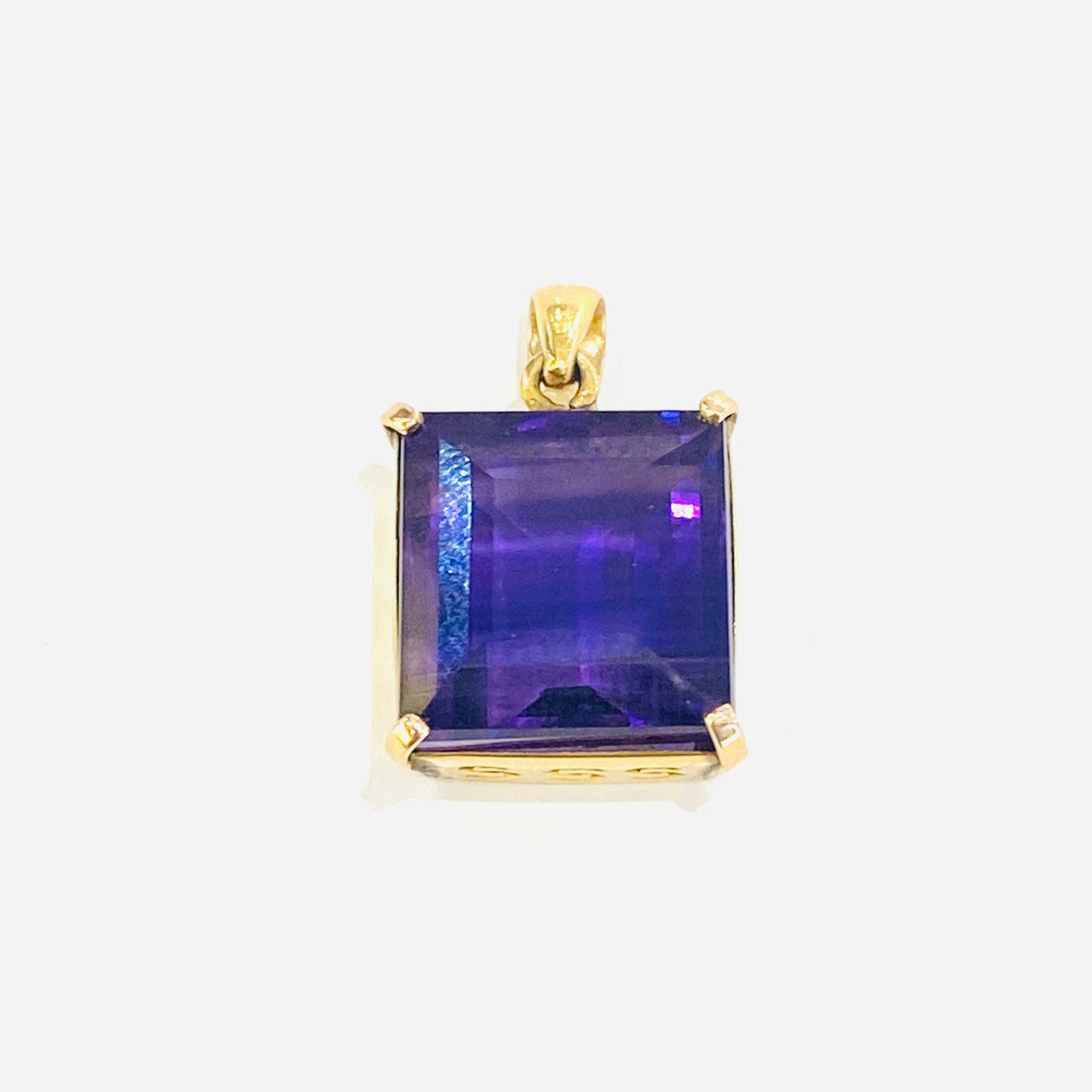 9ct Yellow Gold Amethyst Set Pendant Preloved