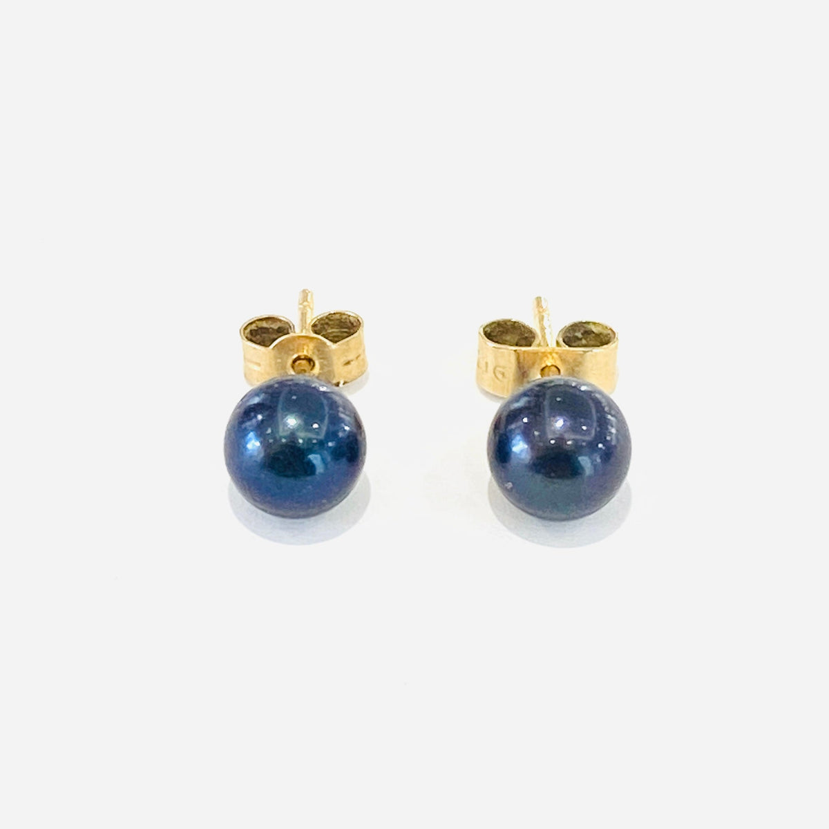 9ct Yellow Gold Cultured Black* Colour Pearl Stud Earrings Preloved