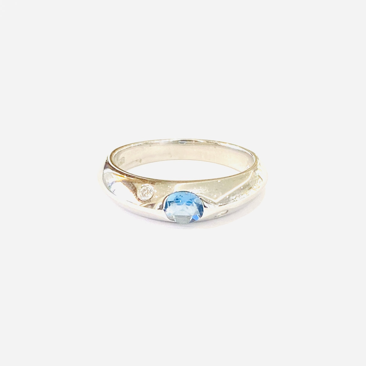 18ct White Gold Aquamarine & Diamond Dress Ring