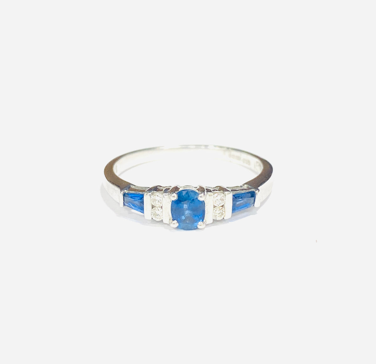 18ct White Gold Sapphire & Diamond Ring