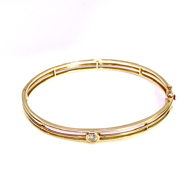 18ct Yellow Gold Diamond Set Hinge Bangle Pre-Loved