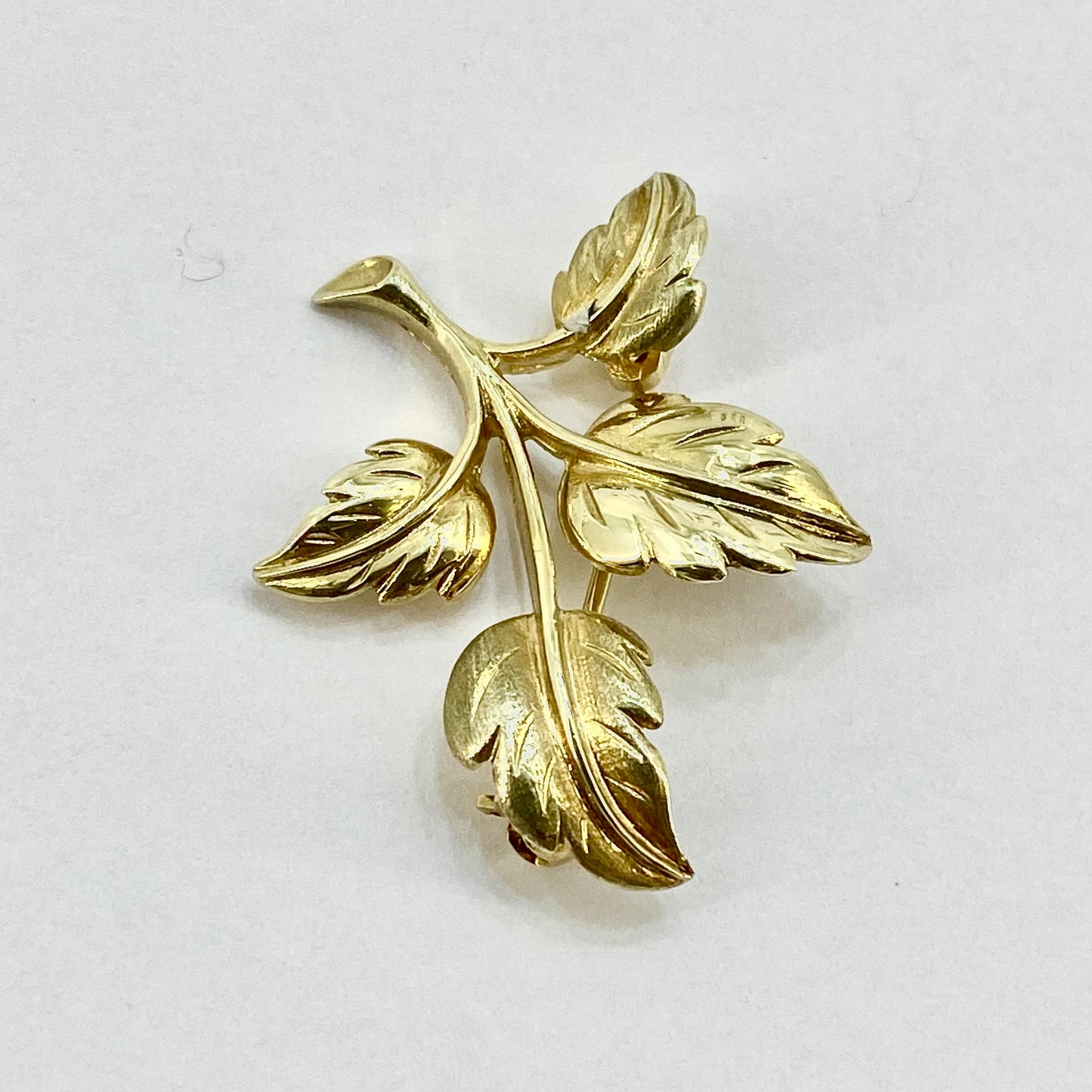 9ct Yellow Gold Leaves Brooch Pre Loved