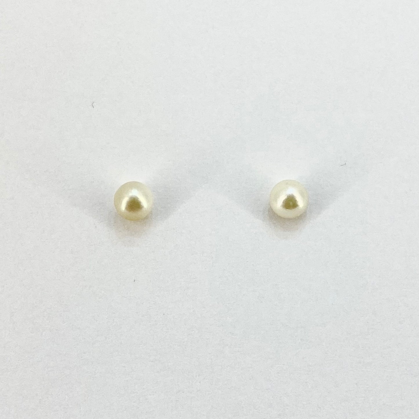 9ct Yellow Gold 4mm Pearl Stud Earrings Pre-Loved