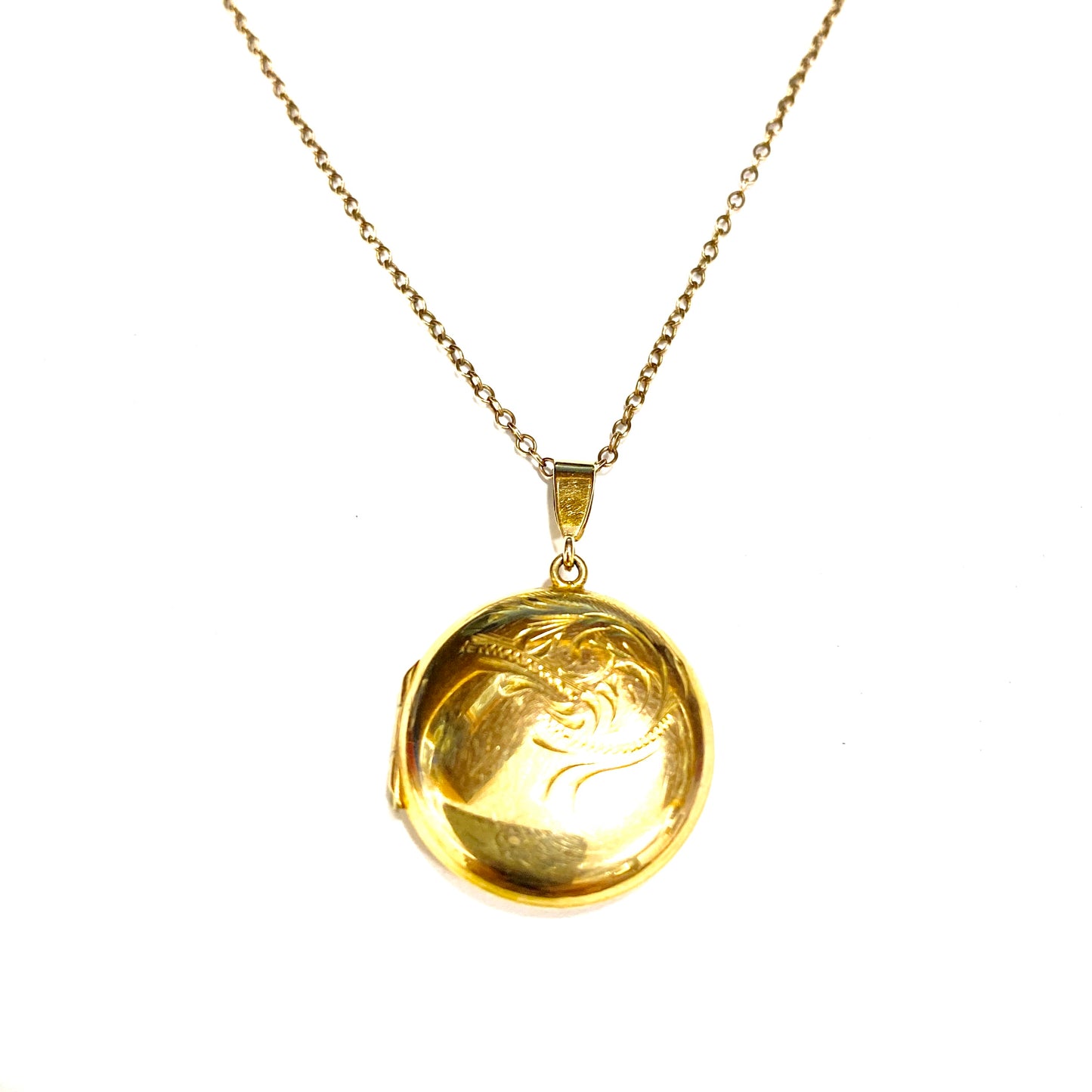 9ct Yellow Gold Patterned Round Locket on chain Pre Loved
