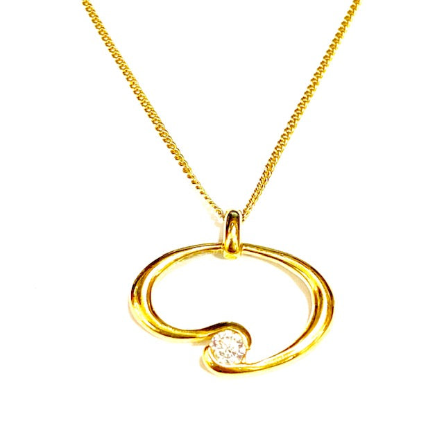 18ct Gold Diamond Set Pendant on Chain Pre Loved