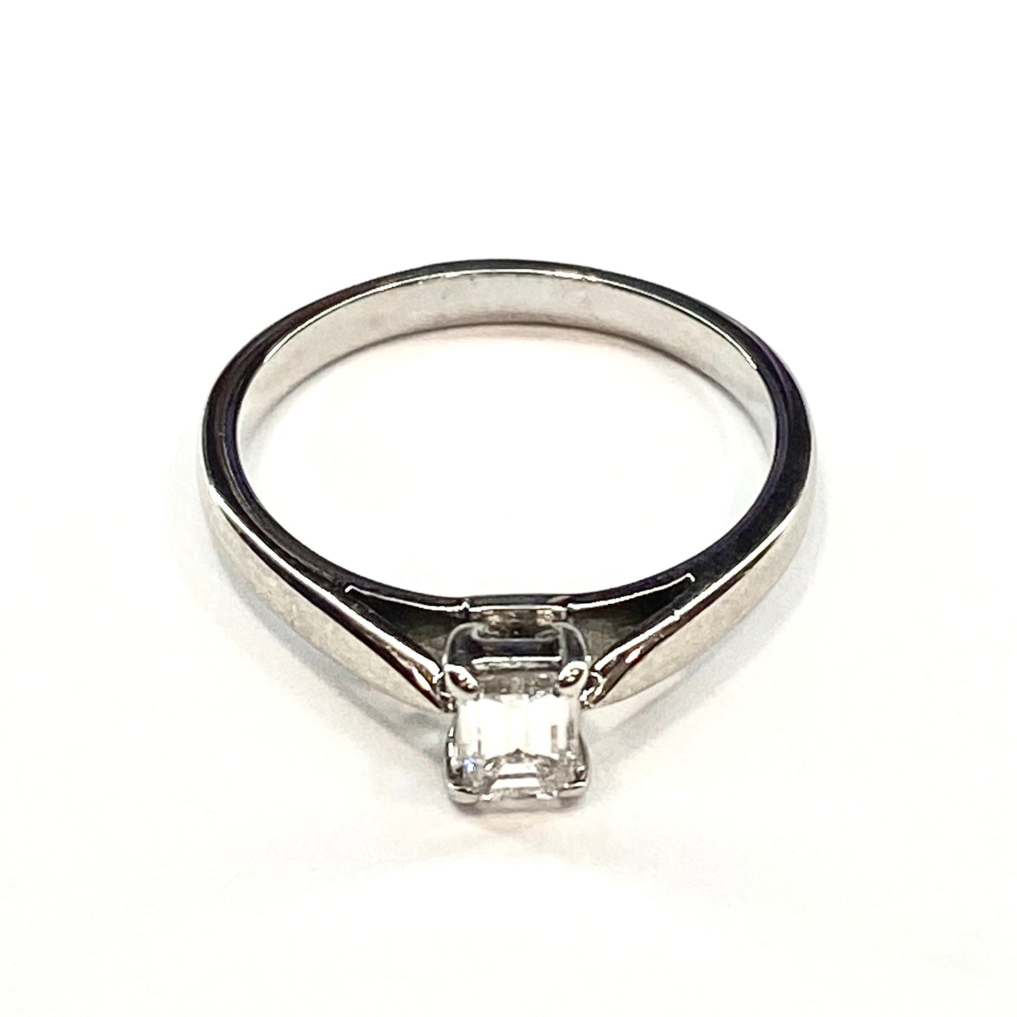 18ct White Gold Emerald cut Diamond Solitaire Ring Pre Loved