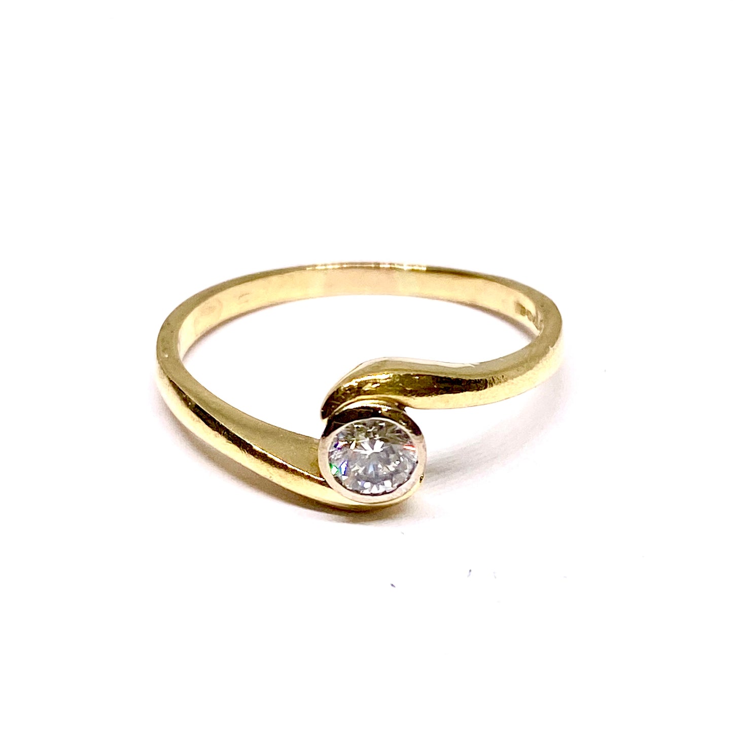 18ct Yellow Gold Diamond Set Twist Ring Pre-Loved
