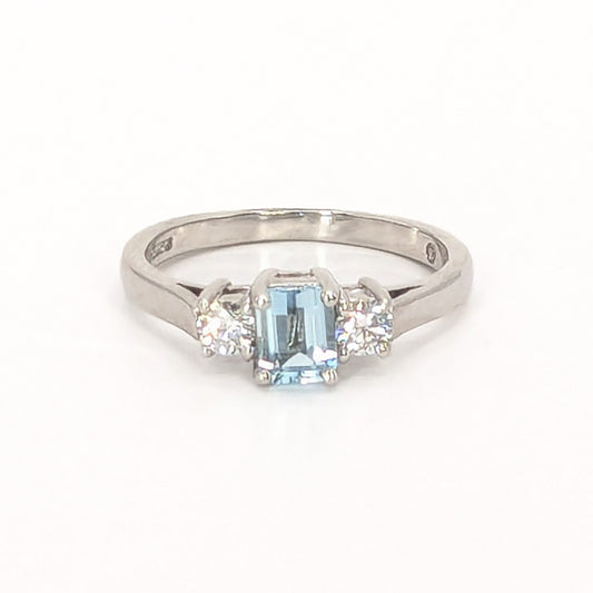 18ct White Gold Aquamarine and Diamonds 3 Stone Ring Pre-Loved