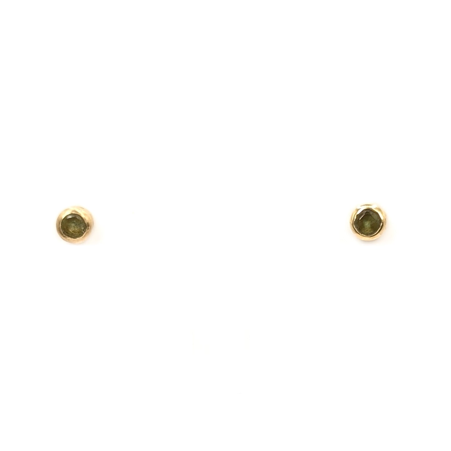 18ct Yellow Gold Peridot Set Stud Earrings Pre Loved