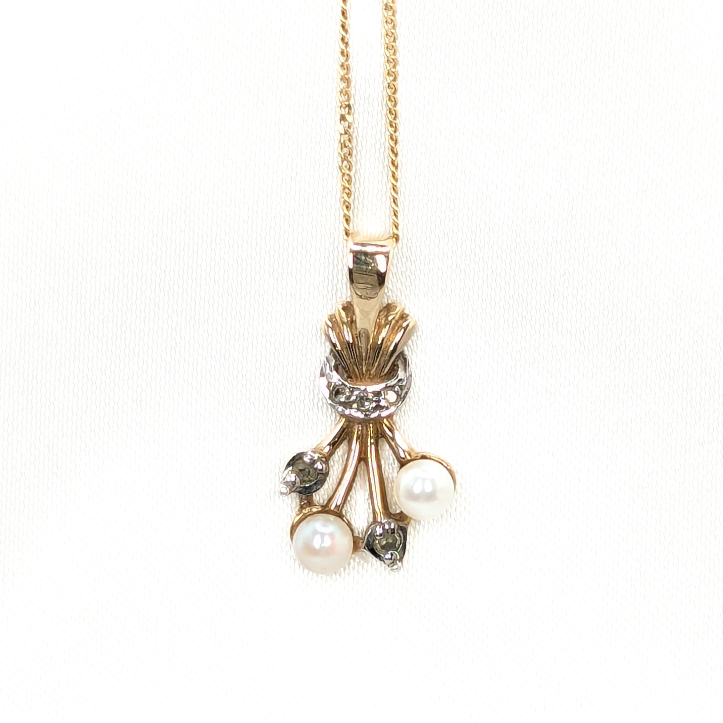 9ct Yellow Gold Diamond and Pearl Set Pendant on Chain Pre Loved