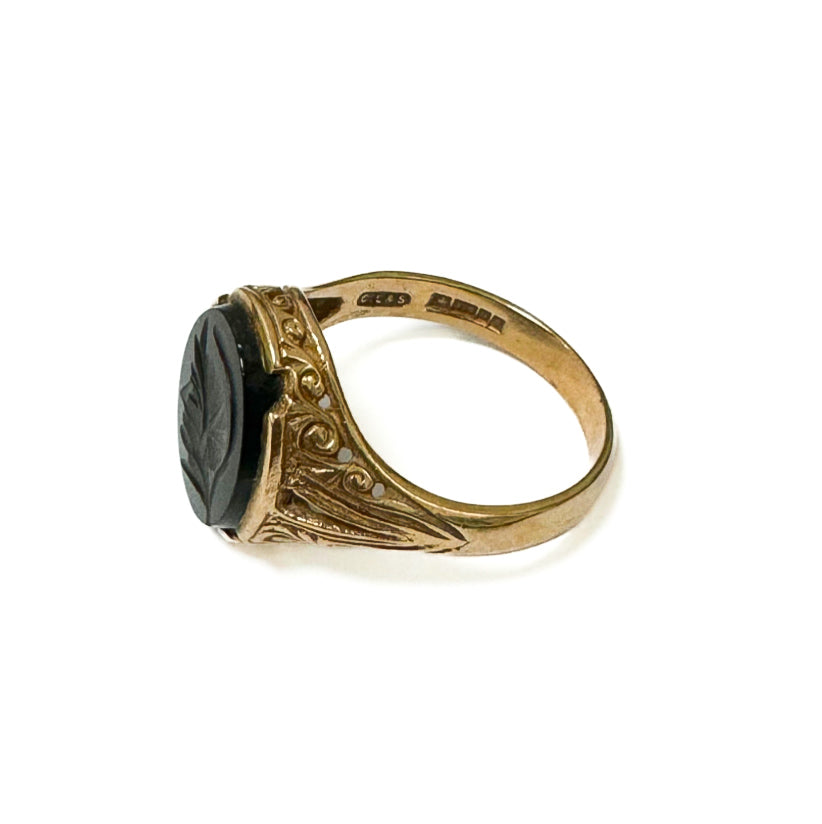 9ct Yellow Gold Black Carved Stone Signet Ring - Pre-Loved Ref PLR15