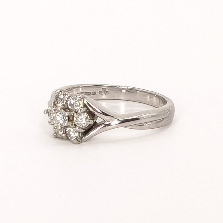 18ct White Gold Diamond Cluster Ring