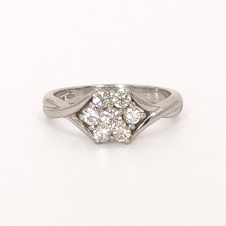 18ct White Gold Diamond Cluster Ring