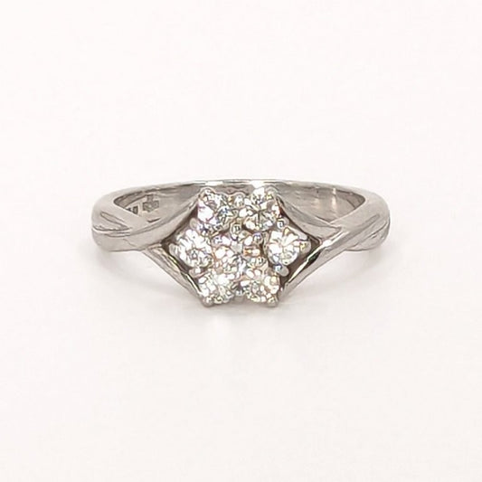 18ct White Gold Diamond Cluster Ring