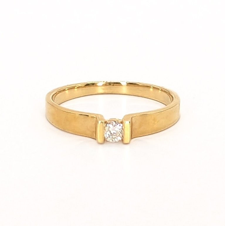 18ct Yellow Gold Solitaire Diamond Ring