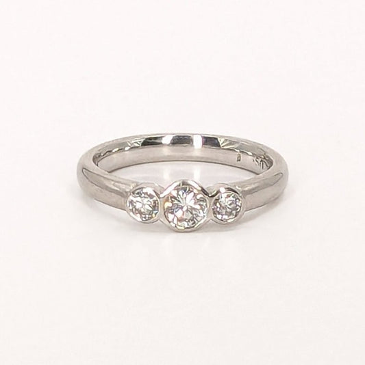 18ct White Gold 3 Diamond Trilogy Ring