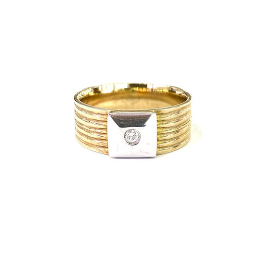 9ct Yellow Gold Diamond Ring Size Q.5