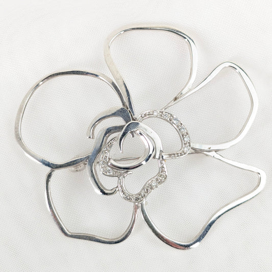 9ct White gold Diamond set Flower Brooch