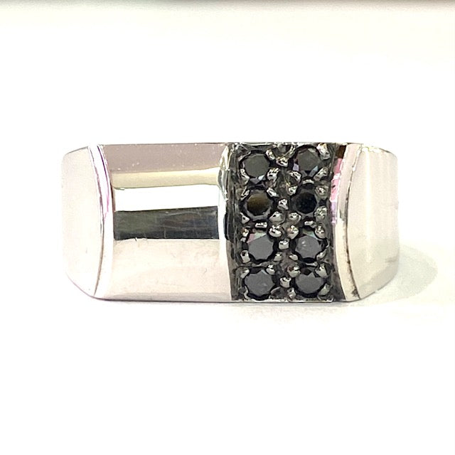 9ct White Gold 8 Black Diamond Signet Ring Size U