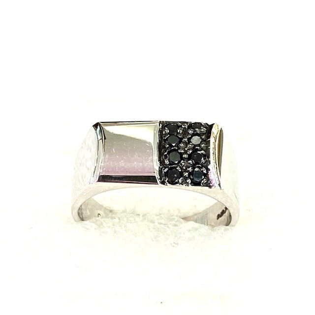9ct White Gold 8 Black Diamond Signet Ring Size U