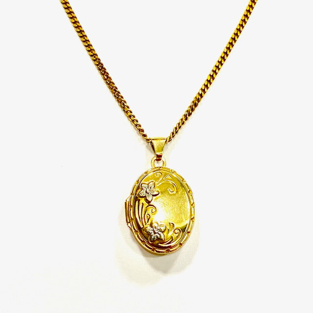 9ct Gold Locket on 9ct Gold Curb Chain Pre-loved