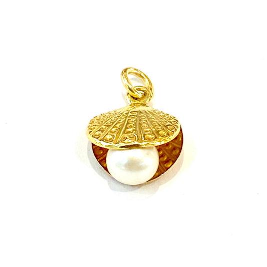 9ct Yellow Gold Clam With Pearl Charm Pre Loved