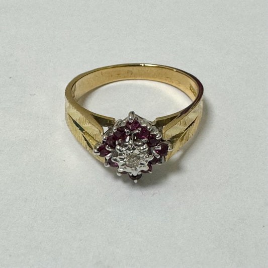 18ct Yellow Gold Ruby & Diamond Cluster Ring Pre Loved
