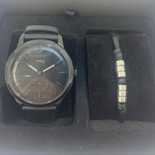 Load image into Gallery viewer, FS5000SET Fossil Gents Minimalist Black watch on Leather strap and Bracelet set
