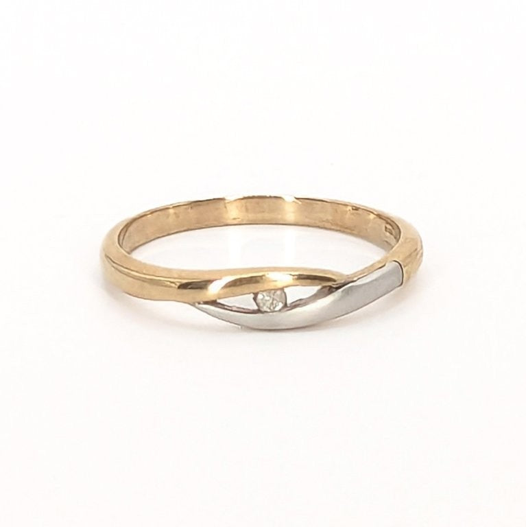 9ct Yellow Gold Diamond Twist Ring