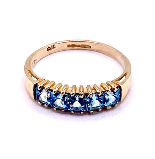 9ct Yellow Gold 5 Blue Cubic Zirconia stone set ring  Pre Loved