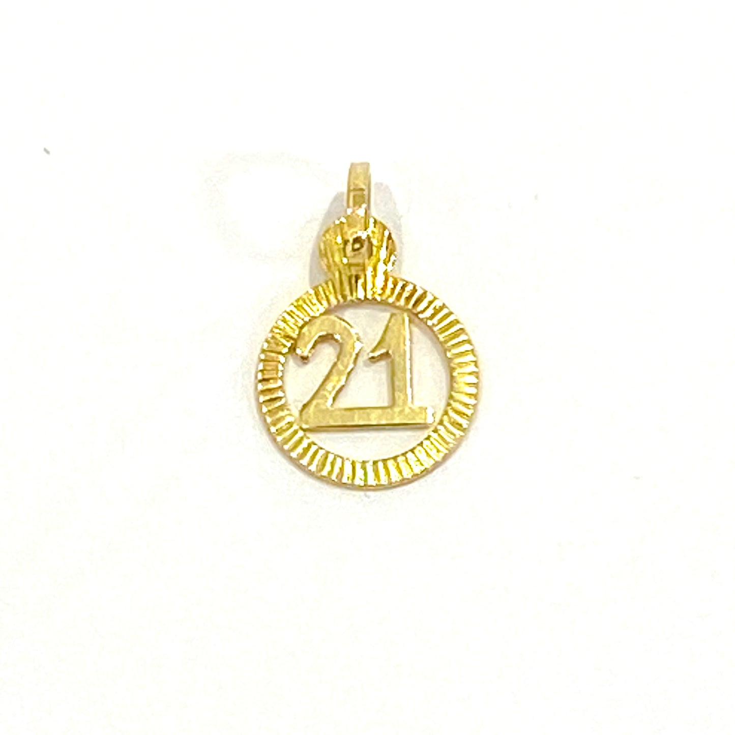 9ct Yellow Gold '21' Charm Pendant