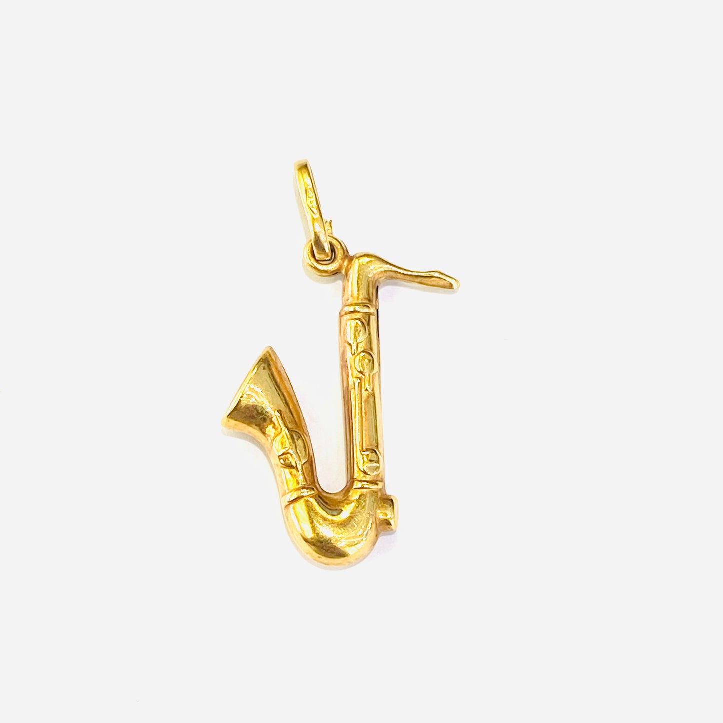 18ct Yellow Gold Saxophone Charm Pendant Pre Loved