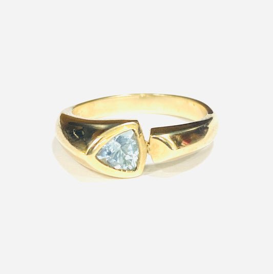 9ct Yellow Gold Trilliant Cut Blue Topaz Dress Ring