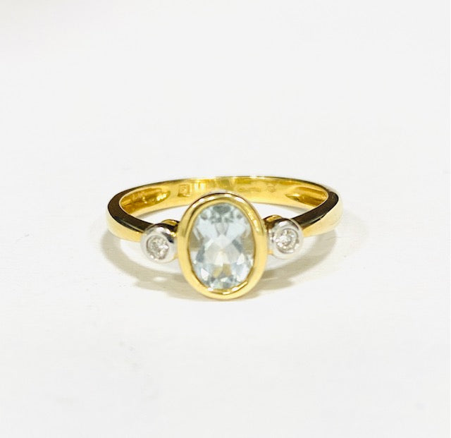 18ct Yellow Gold Aquamarine & Diamond Dress Ring