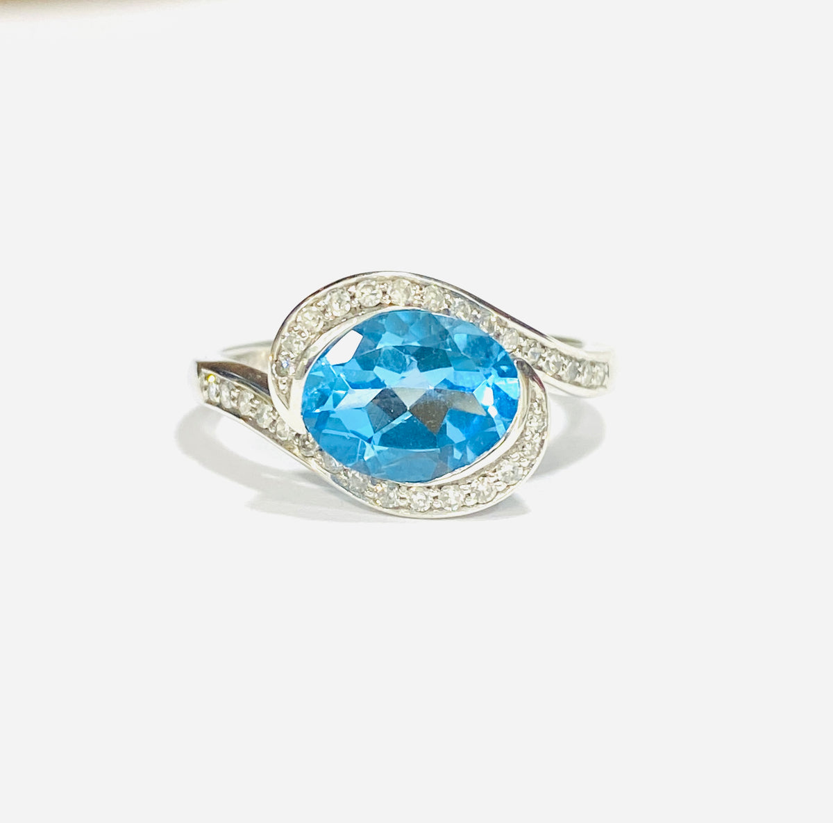9ct White Gold Blue Topaz & Diamond Dress Ring