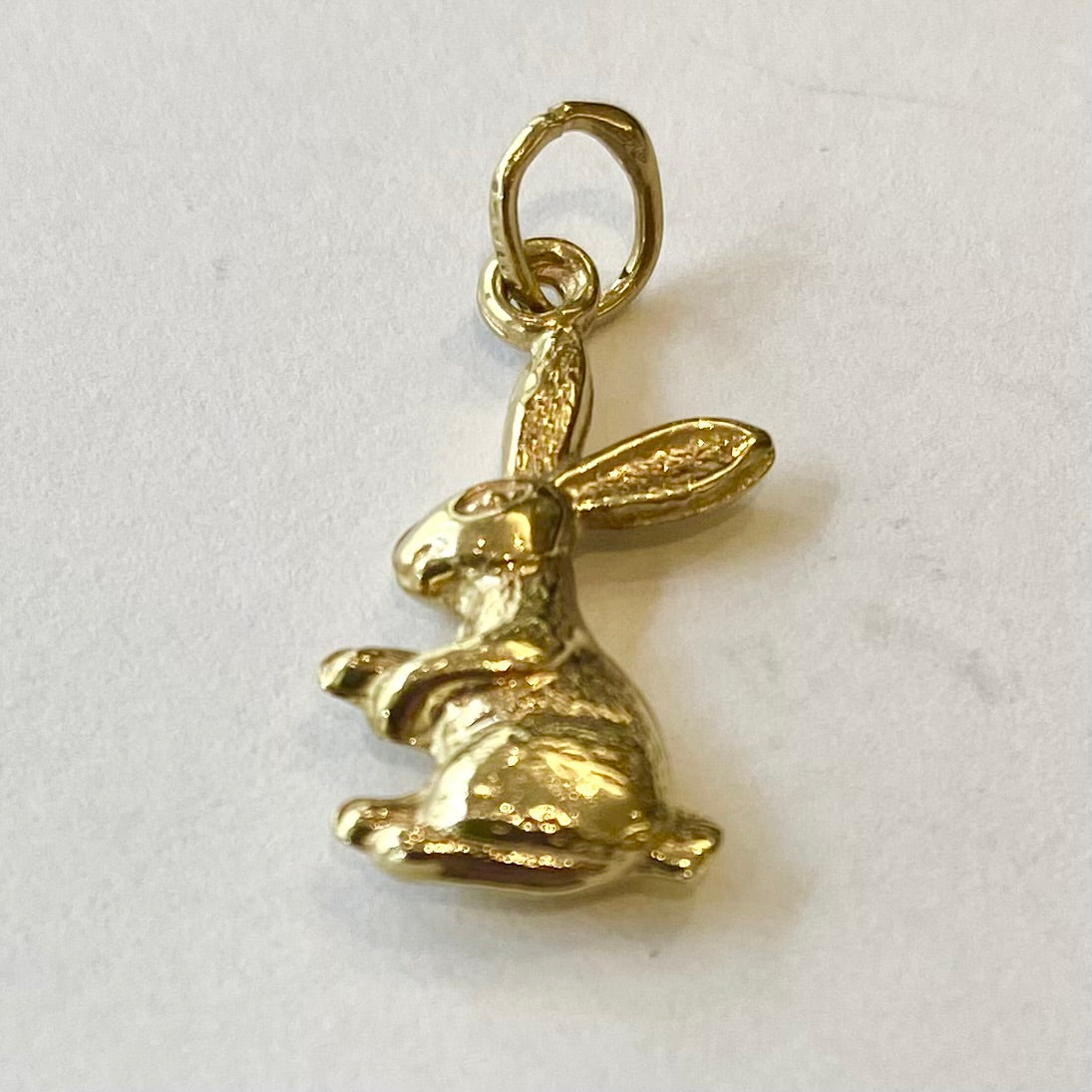 PLCH21 9ct yellow gold Rabbit charm pendant 0.8grms