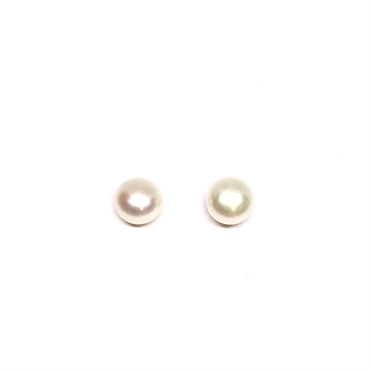 9ct Gold Pearl Stud Earrings Pre-loved