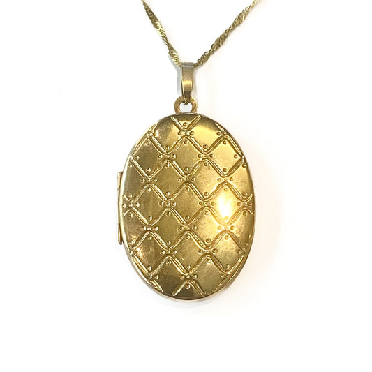 PLL11 9ct Yellow Gold Oval Patterned Locket With Chain Pre Loved