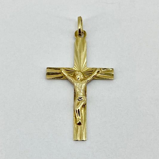 PLP39 9ct yellow gold crucifix cross .09grms Size 3cms x 1.8cms
