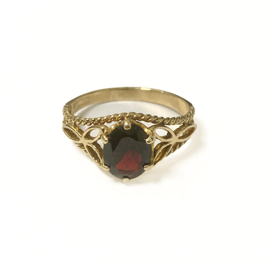 9ct Yellow Gold Garnet Set Ring Pre-Loved