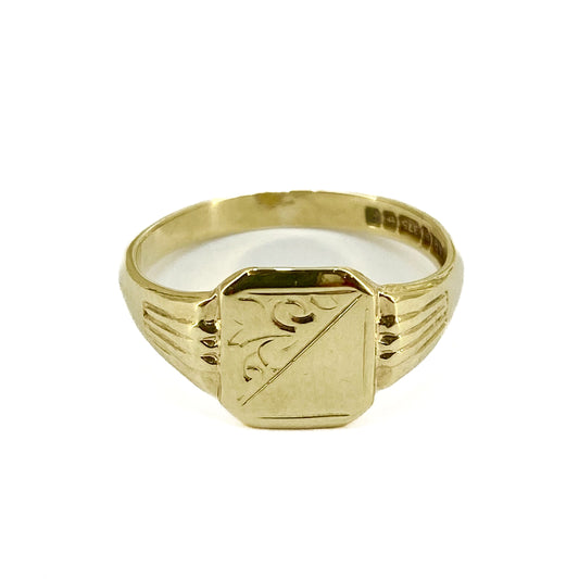 9ct Yellow Gold Engraved Signet Ring Pre Loved