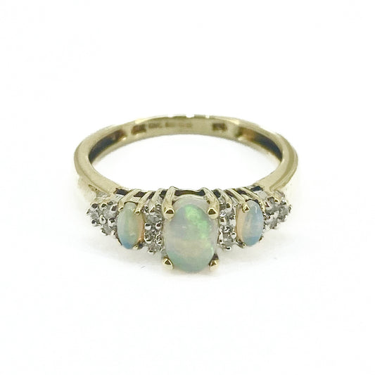 9ct Yellow Gold Opals and Diamonds Set Ring Pre Loved