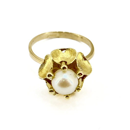 18ct Yellow Gold Pearl Set Ring Pre Loved
