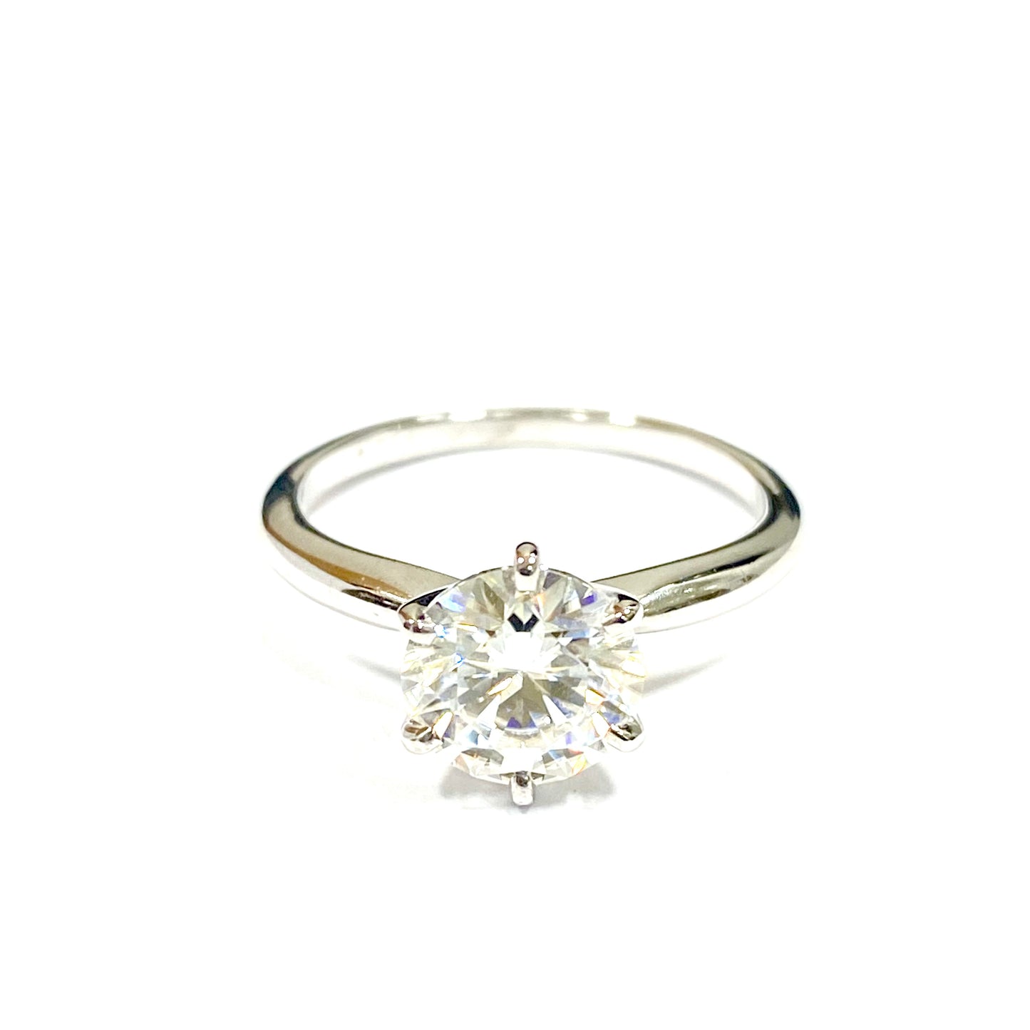 18ct 1.5ct Moissanite set solitaire Ring Pre-loved